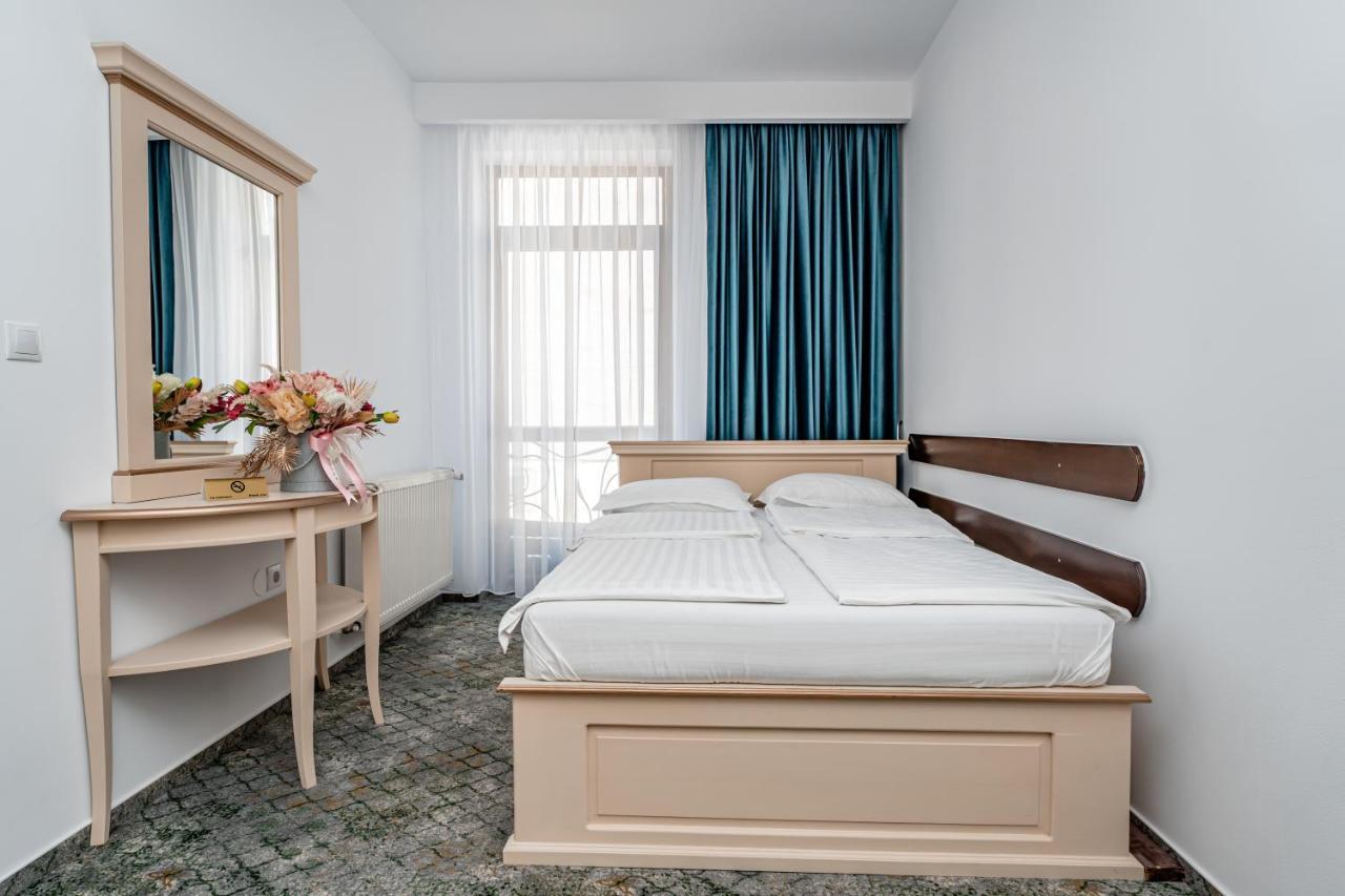 Hotel Rin Сибиу Экстерьер фото