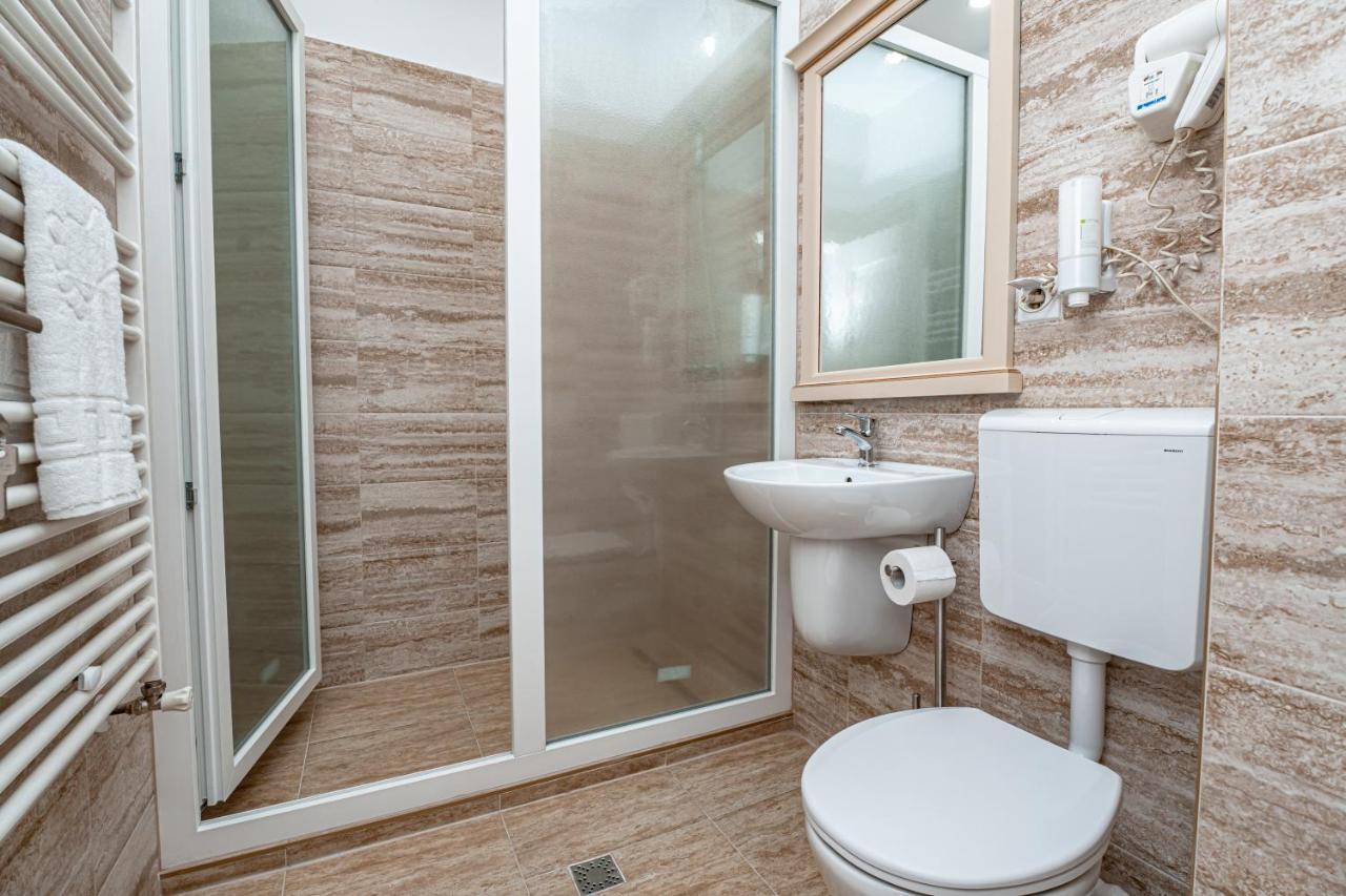 Hotel Rin Сибиу Экстерьер фото