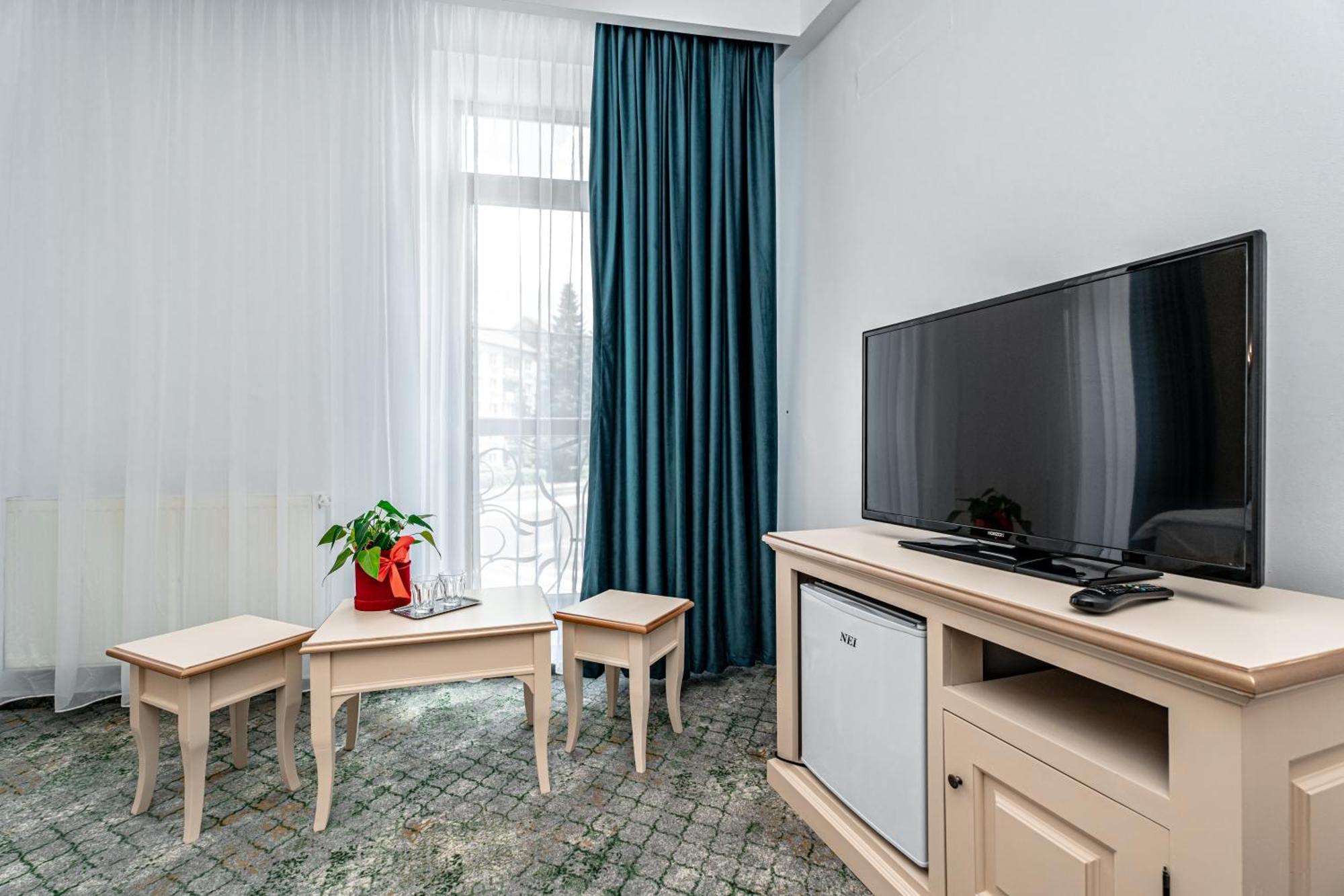 Hotel Rin Сибиу Экстерьер фото